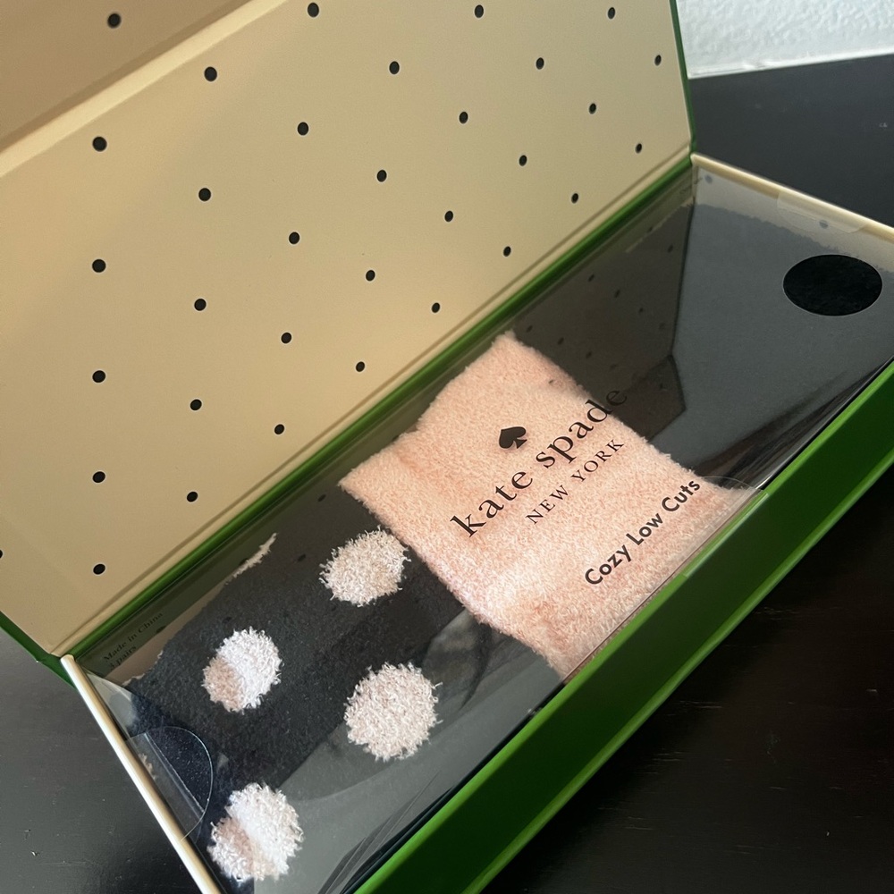 NEW IN BOX : Kate Spade Socks set of 3 with Vibrant Green Gift Box - Black Pink